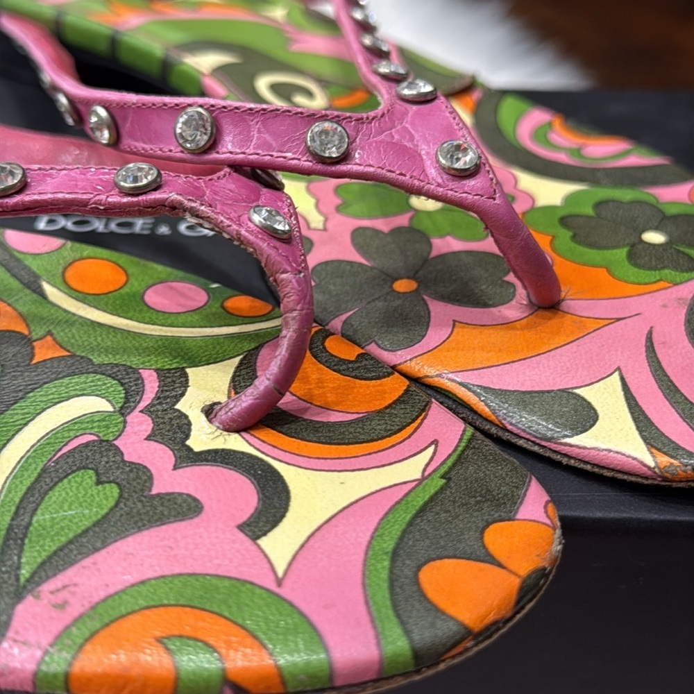 DOLCE & GABBANA Nappa Stampa Thong Sandals - Picture 12 of 15